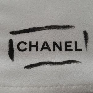 CHANEL White Cleaning Cloth